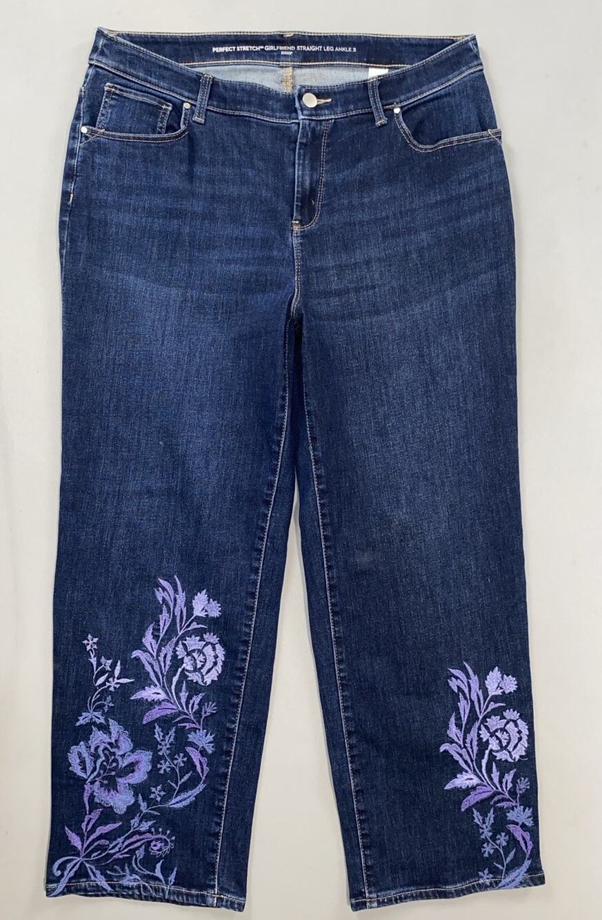Chico's Perfect Stretch Girlfriend Straight Leg Ankle Soft Stretch Jeans. Tag 3
